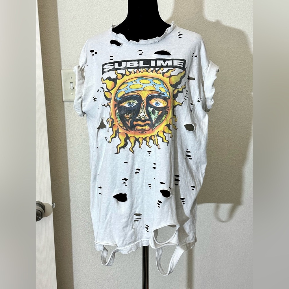 Sublime Distressed Graphic T-Shirt